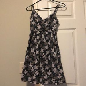 Old Navy black, white & gray floral dress